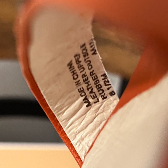 MICHAEL KORS NIB AUTHENTIC BURNT ORANGE PYRAMID GOLD-TONE PLATFORM SANDALS - Picture 17 of 17